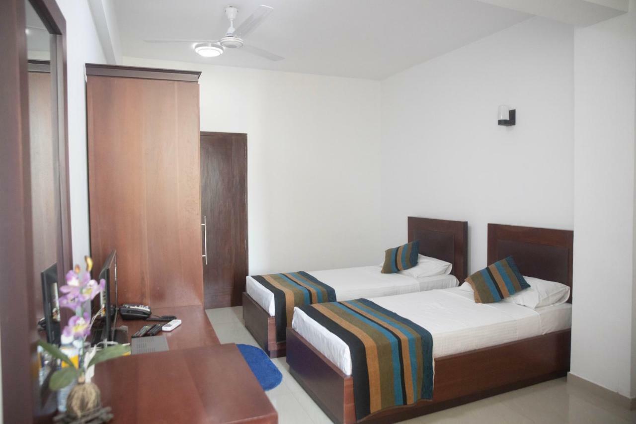 Hotel Kamrel Kurunegala Exterior foto